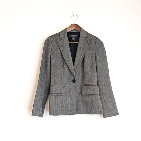 Banana Republic Jackets & Blazers - Banana Republic HERRINGBONE Wool Blazer